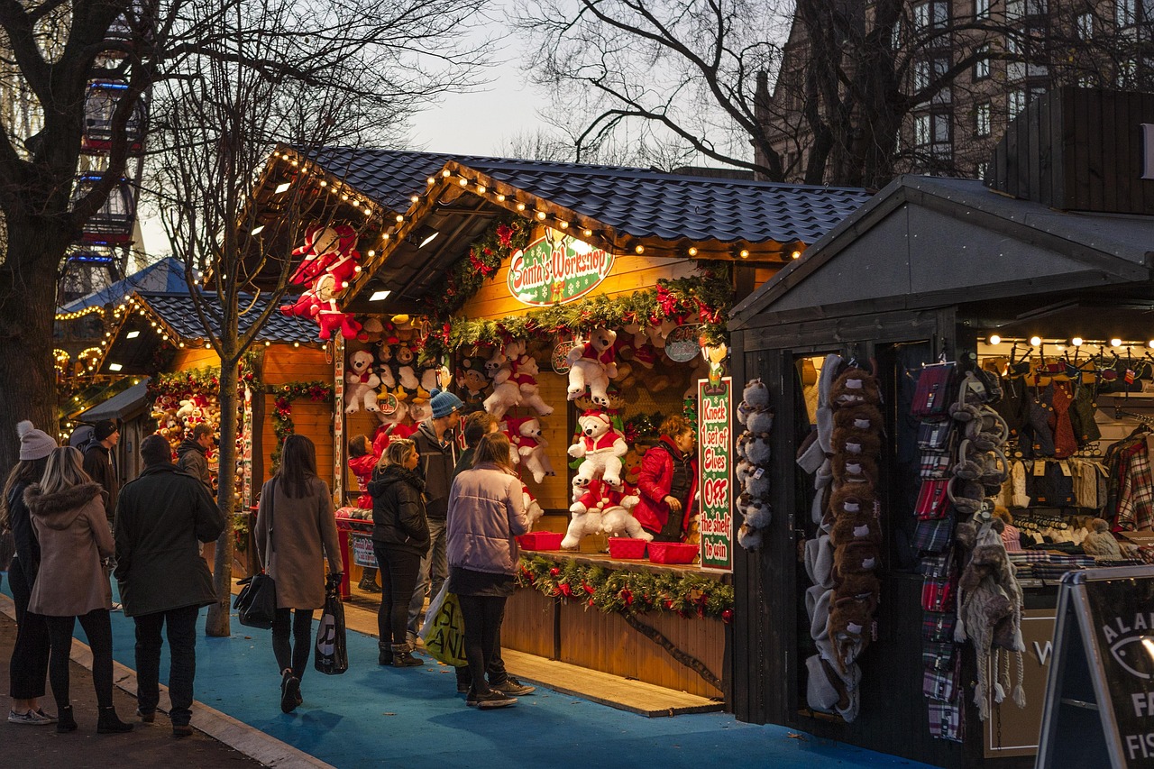 A First-Timer’s Guide to German Christmas Markets: Tips for US Visitors Christmas Market 1864241 1280